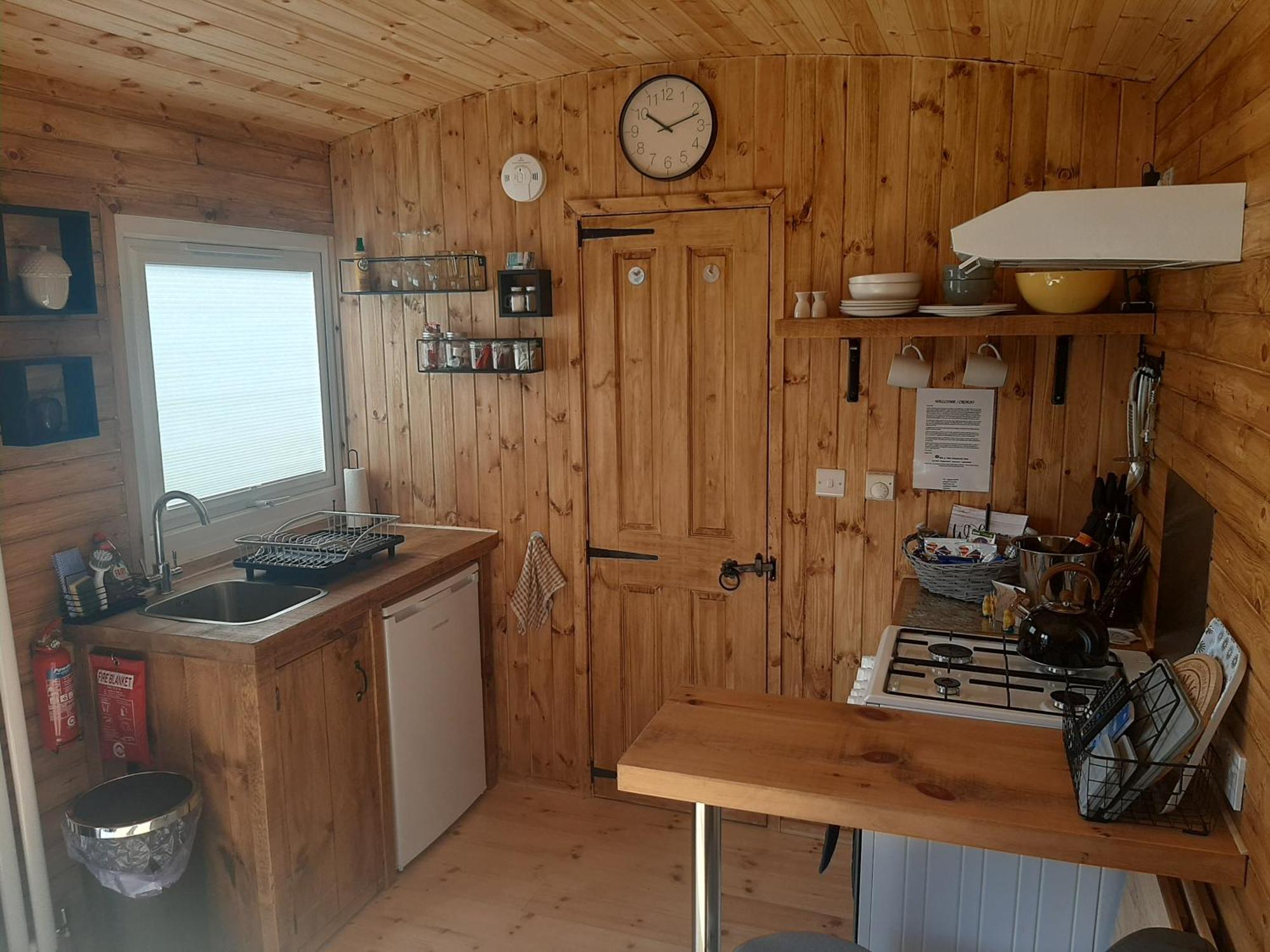 Anglesey New Modern Shepherds Hut With Spa Hot Tub Gwalchmai Luaran gambar